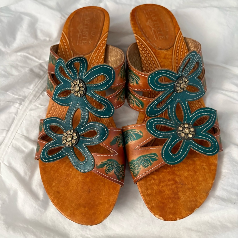 L’Artiste Hand Painted Leather Floral Sandals EU 41 US 9.5 Slip On